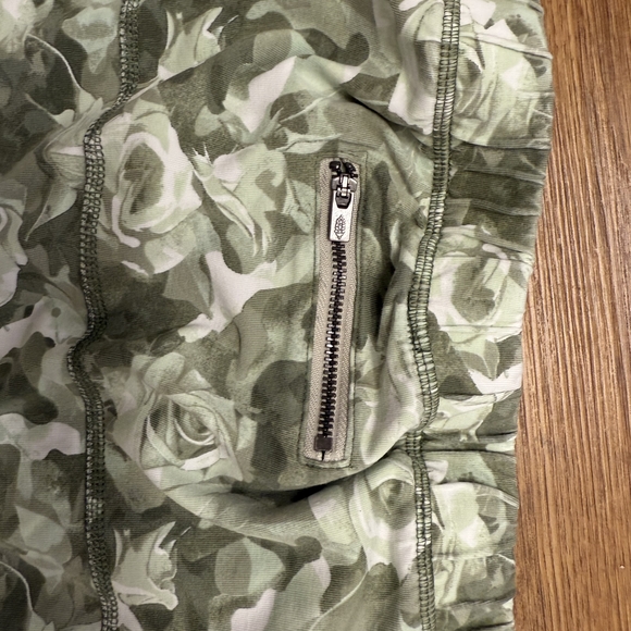 Free People Hot Shot Printed Pants - Picture 7 of 8